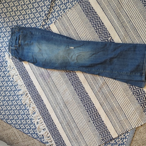 Gently loved boot cut Gap jeans - Picture 1 of 4